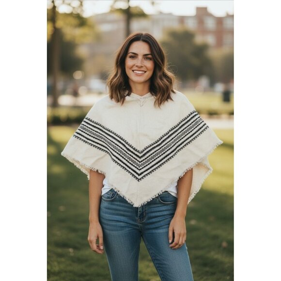 Vintage Boho  Myrjord Veverias Norwegian Handwoven Wool Poncho Cape Unisex - Picture 11 of 11